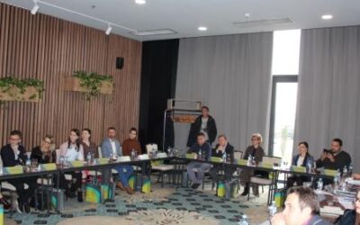 Osoblje CEO-a na obuci službenika/ca za mlade